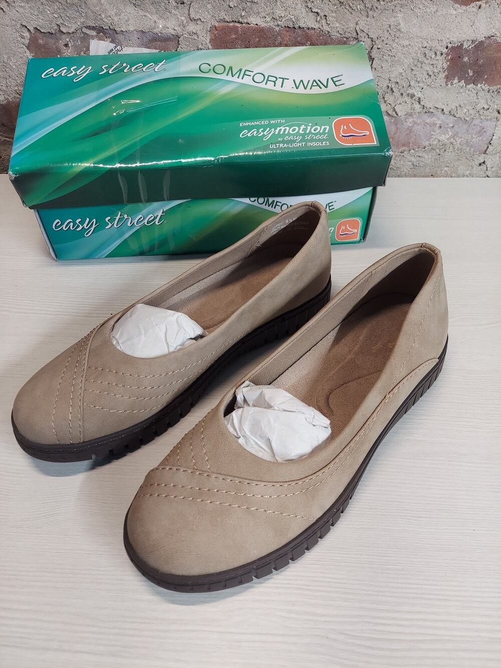 easy street Womens COSMA Flats Slip On Shoes 9.5 M Natural Comfort Wave